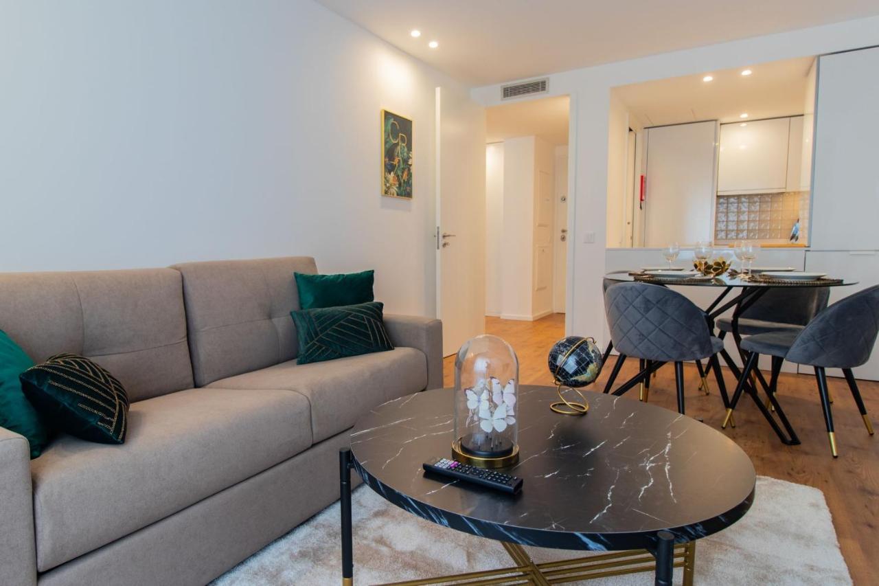 Stunning Apartment W/ Free Parking By Lovelystay ポルト エクステリア 写真