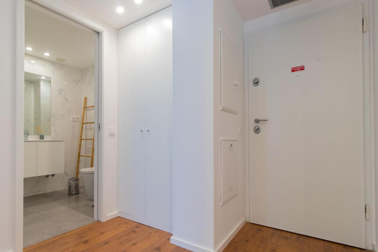 Stunning Apartment W/ Free Parking By Lovelystay ポルト エクステリア 写真