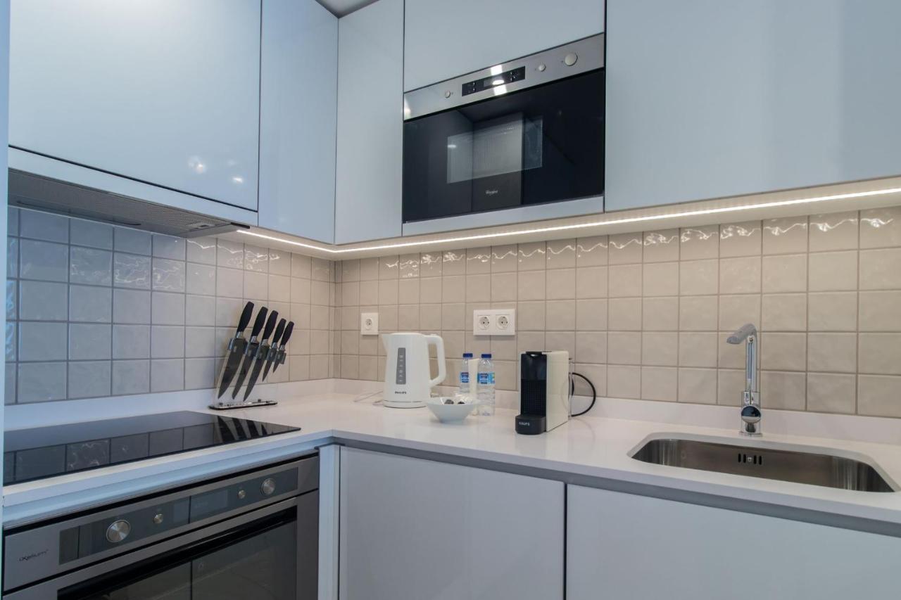 Stunning Apartment W/ Free Parking By Lovelystay ポルト エクステリア 写真