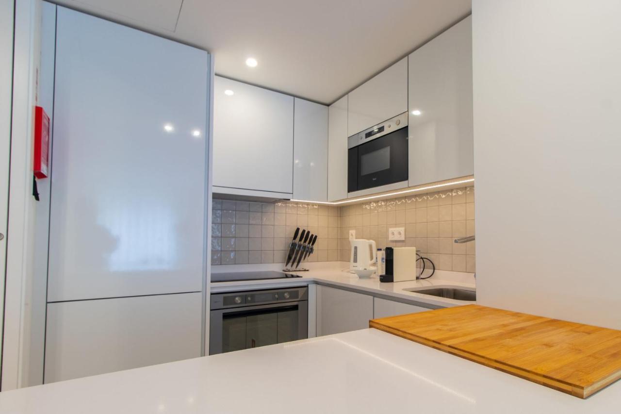 Stunning Apartment W/ Free Parking By Lovelystay ポルト エクステリア 写真